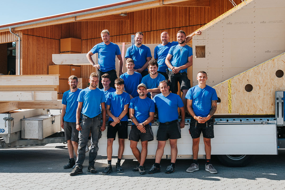 Holzhaus und Zimmerer Team